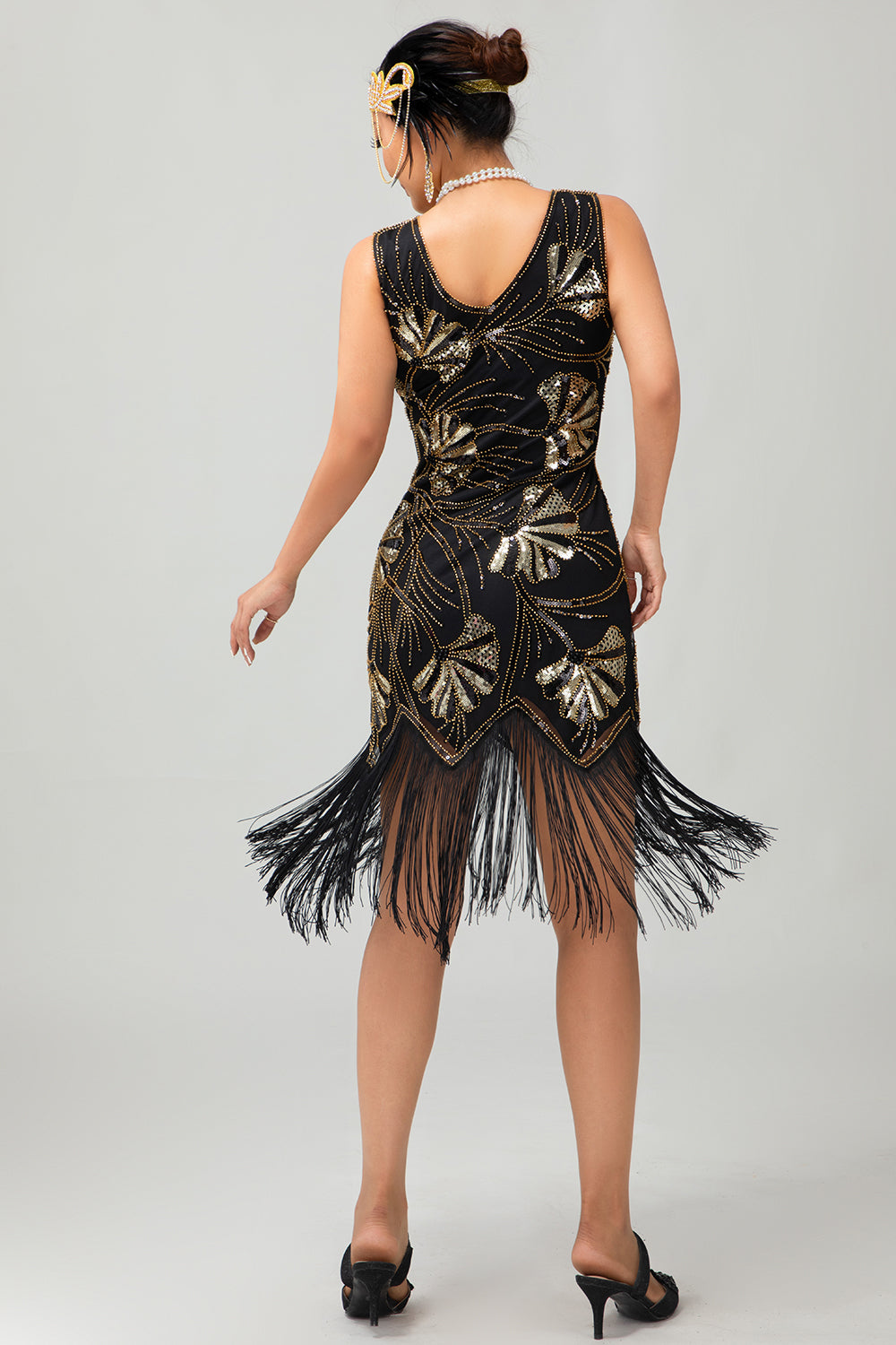 Wedtrend Women Red Golden Flapper Dress with Tassels Sequin V Neck Bodycon 1920s Dress, Black Golden / S Wedtrend Women Red Golden Flapper Dress with Tassels Sequin V Neck Bodycon 1920s Dress, Black Golden / S