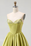 Green A-Line Sweetheart Corset Bowed Corset Homecoming Dress with Ruffles