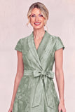 A Line Green Floral Jacquard Shawl Lapel Mother of the Bride Dress with Short Sleeves