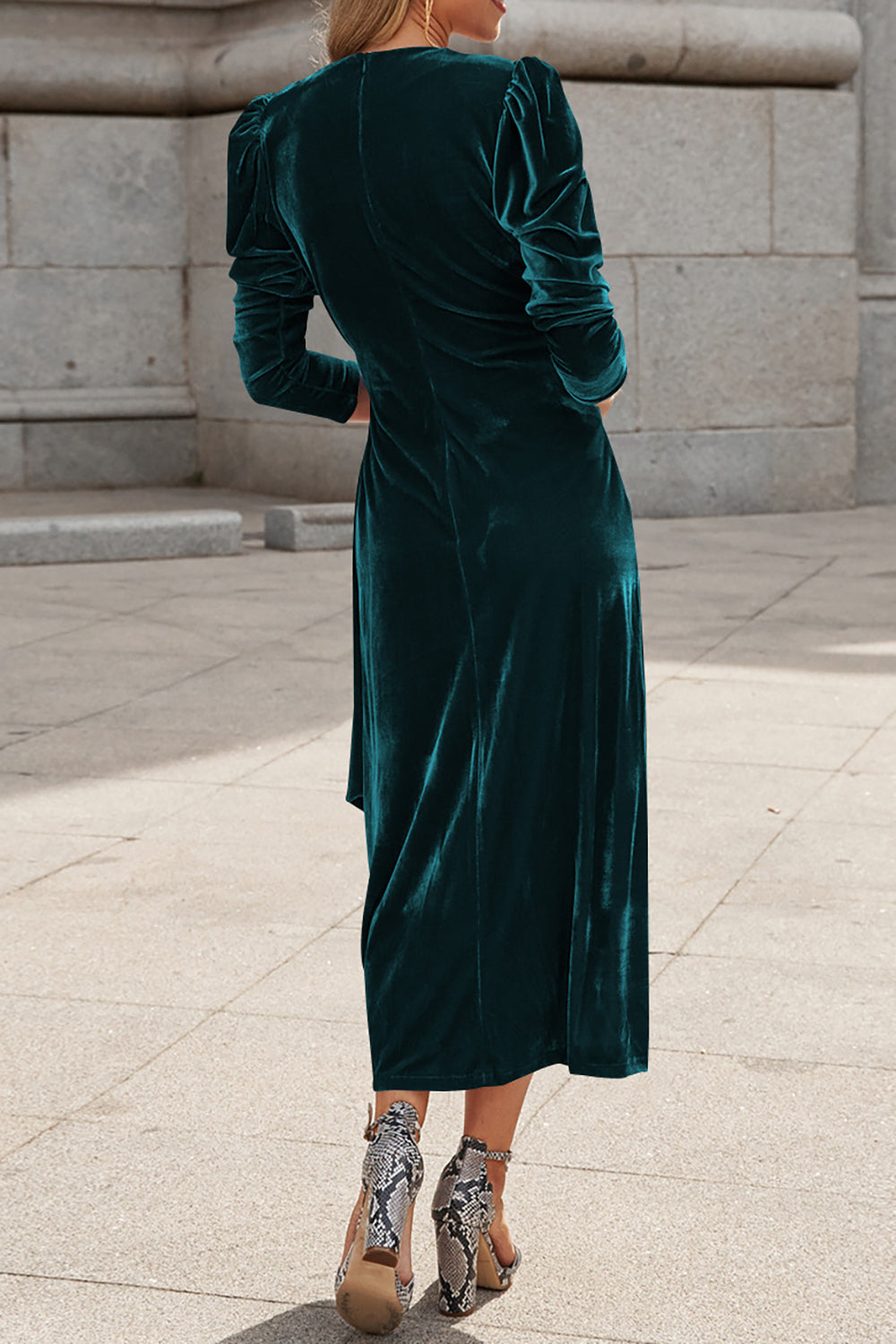 Elegant Dark Green V Neck Velvet Evening Gown Dress With Long Sleeves