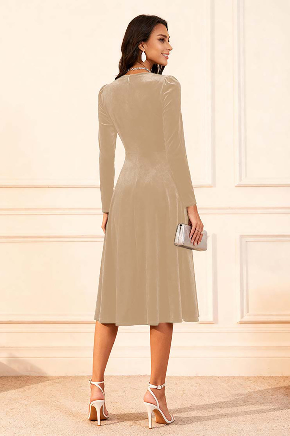 WEDTREND Women Dark Green Holiday Party Dress A Line Velvet Square Neck Formal Dress with Long Sleeves, Champagne / US16