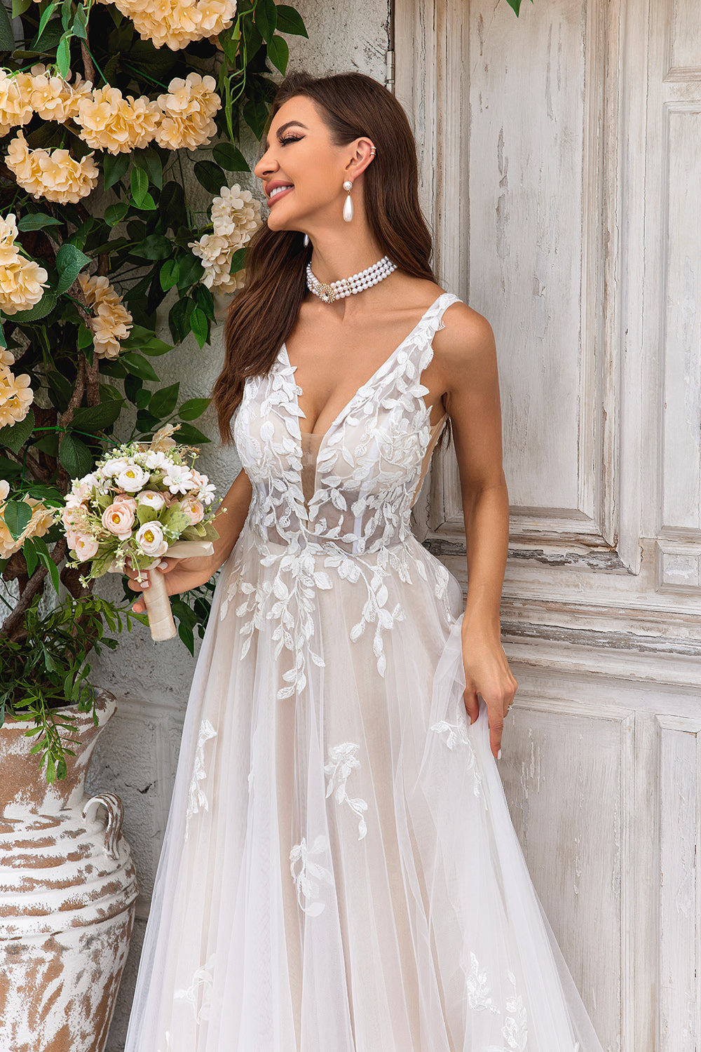 Wedtrend Women Bridal Dress Ivory A Line V-Neck Sweep Train Tulle Wedding Dress with Lace WEDTREND Wedtrend Women Bridal Dress Ivory A Line V-Neck Sweep Train Tulle Wedding Dress with Lace WEDTREND