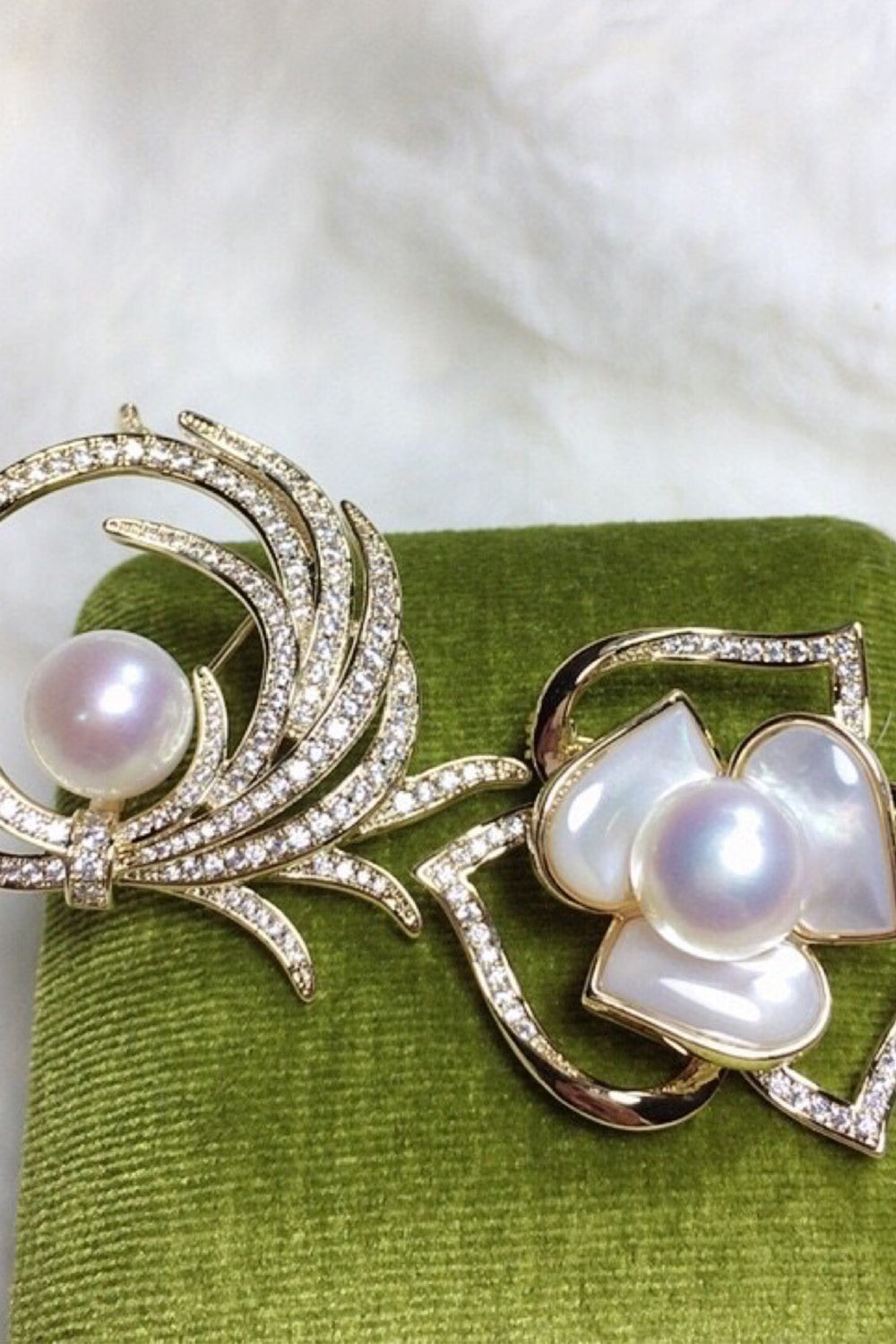 White Rhinestone & Pearls Brooch Wedding Party Jewelry