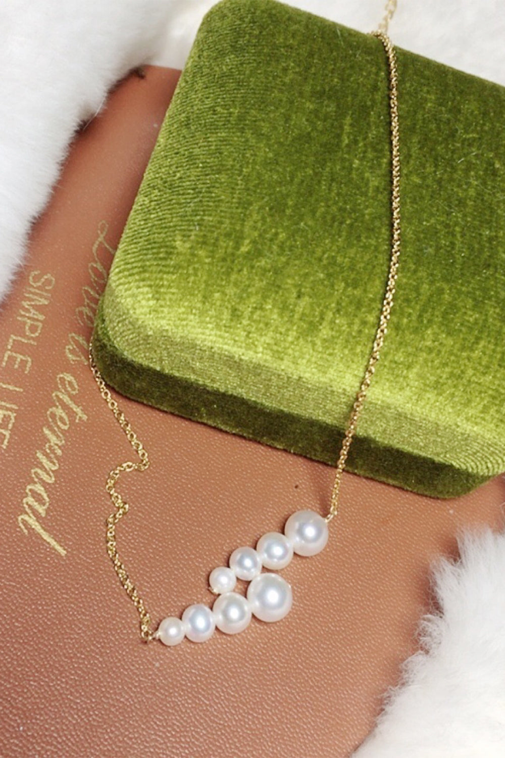 White  Pearl Wedding Party Necklace