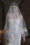 Vintage White Single-Tier Tulle Fingertip Wedding Veil with Lace