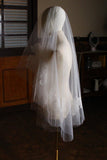 Vintage White Single-Tier Tulle Fingertip Wedding Veil with Lace
