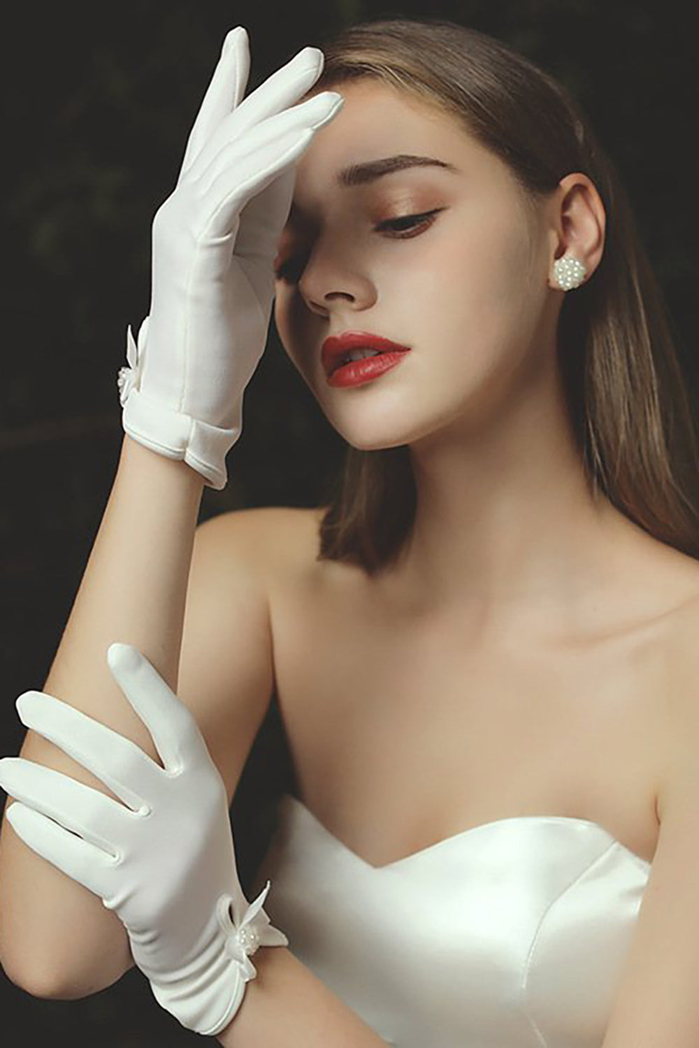 Vintage White Cropped Satin Wedding Gloves with Bowknot