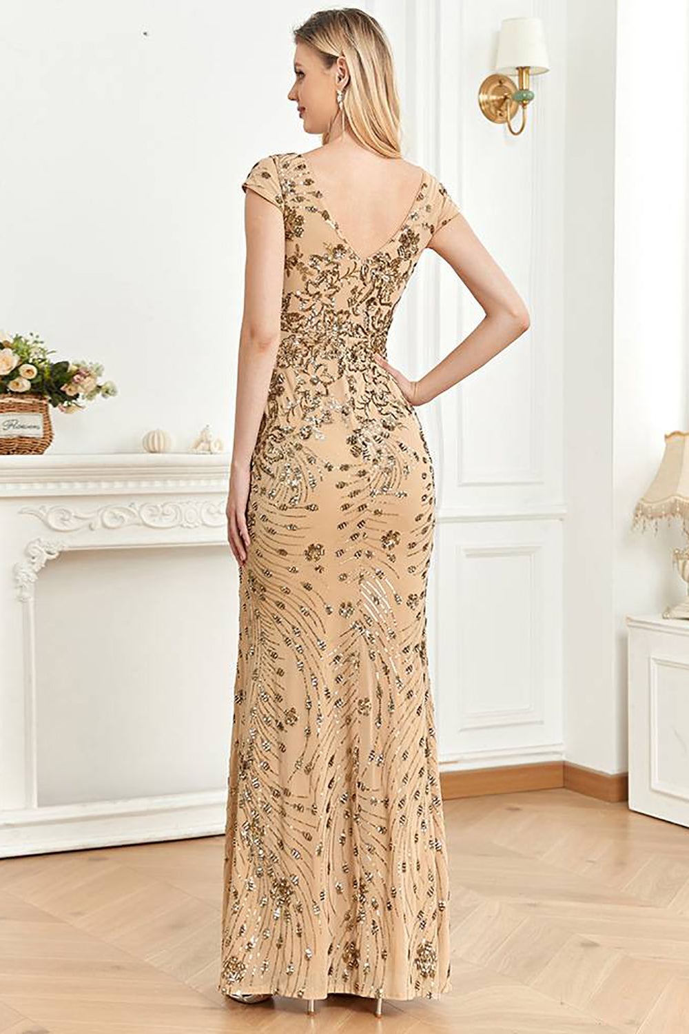 Sparkly Golden Sheath V-Neck Long Formal Dress with Beading